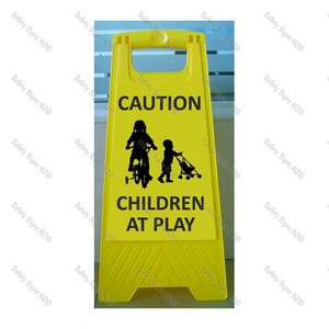 CYO|WG98N1 - Caution Children at Play Sign